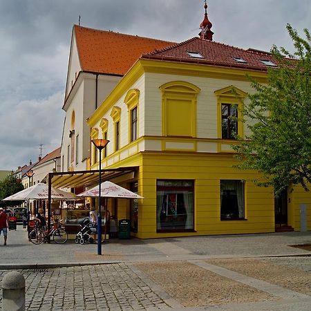 Penzion Longus Kyjov  Kültér fotó