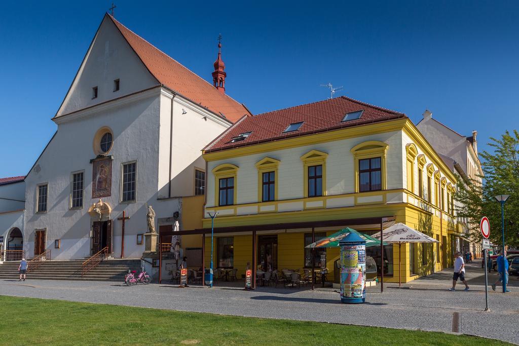 Penzion Longus Kyjov  Kültér fotó